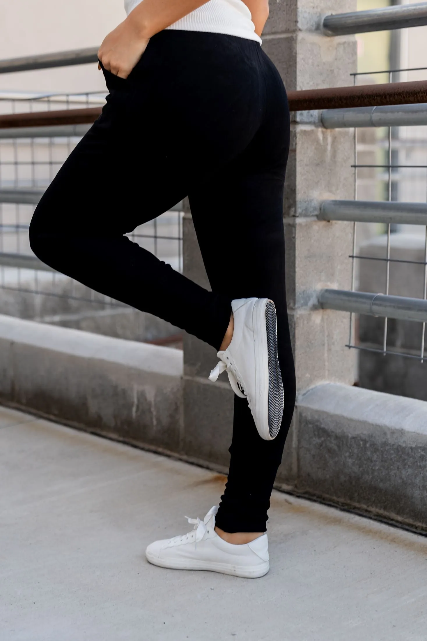 Performance Fleece Joggers (Poppy Seed)